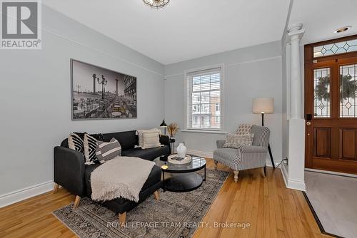 76 Havelock Street, Ottawa, ON - Indoor Photo Showing Living Room