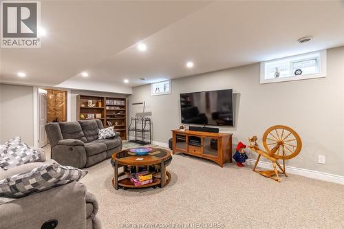 11 Champlain Court, Chatham, ON - Indoor Photo Showing Basement
