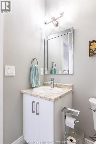 11 Champlain Court, Chatham, ON - Indoor Photo Showing Bathroom