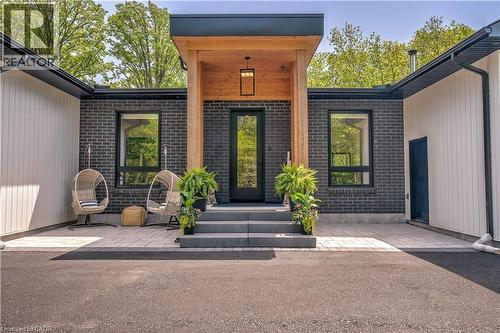 Modern entrance - 295 Allen Road, Grimsby, ON - Outdoor