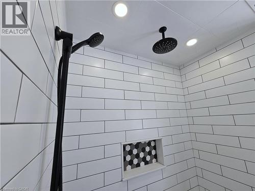 Tile Shower - 46 Stonebridge Place, Simcoe, ON - Indoor