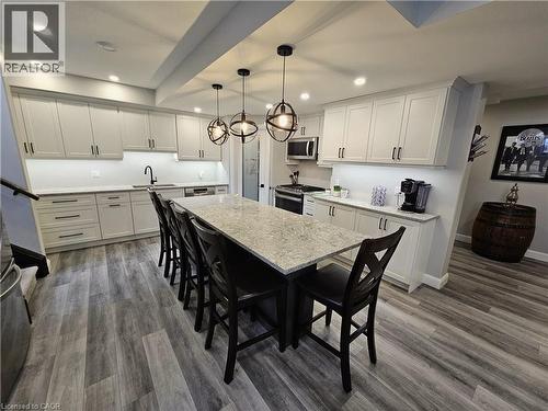 5 Seater Island - 46 Stonebridge Place, Simcoe, ON - Indoor