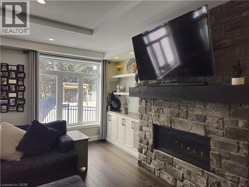 Gas Fireplace - 46 Stonebridge Place, Simcoe, ON - Indoor Photo Showing Living Room With Fireplace