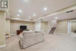 spacious recrm w 5th bedrm potential nanny's room - 