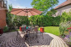 private garden and pool - 