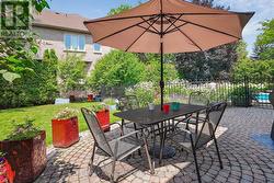 private garden and pool - 