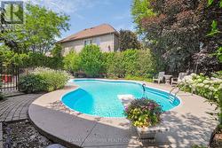 private garden and pool - 