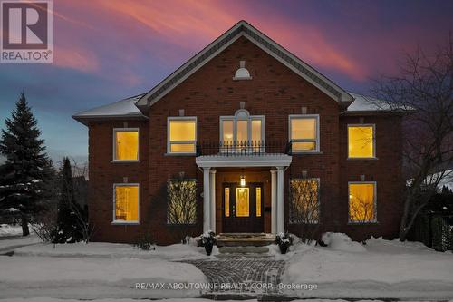 1424 THE LINKS DRIVE  Oakville, ON L6M 2N9