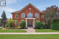 1424 THE LINKS DRIVE Oakville, ON L6M 2N9