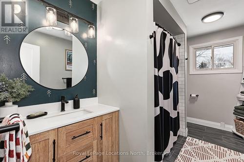 Upper Floor 4PC Bathroom - 131 Albert Street, Collingwood, ON - Indoor Photo Showing Bathroom