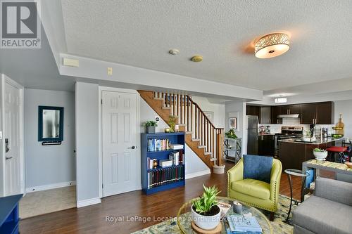 30 Joseph Trail, Collingwood, ON - Indoor Photo Showing Living Room