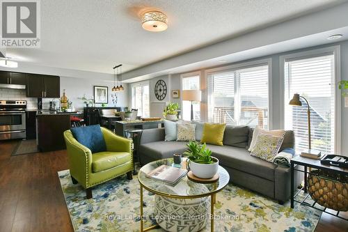 30 Joseph Trail, Collingwood, ON - Indoor Photo Showing Living Room