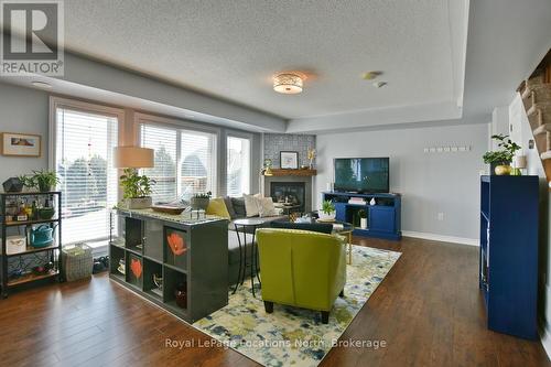 30 Joseph Trail, Collingwood, ON - Indoor Photo Showing Living Room