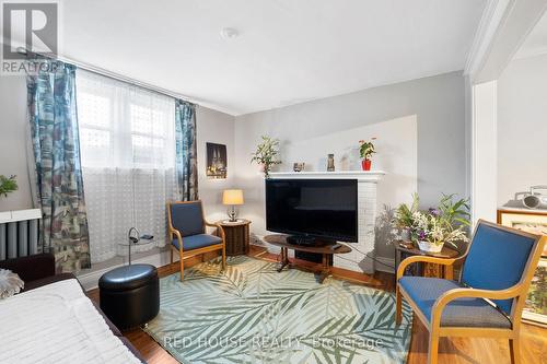 unit 1 living - 55 Balsam Avenue S, Hamilton, ON - Indoor Photo Showing Living Room