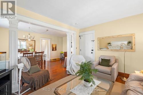 unit 5 entrance - 55 Balsam Avenue S, Hamilton, ON - Indoor Photo Showing Living Room