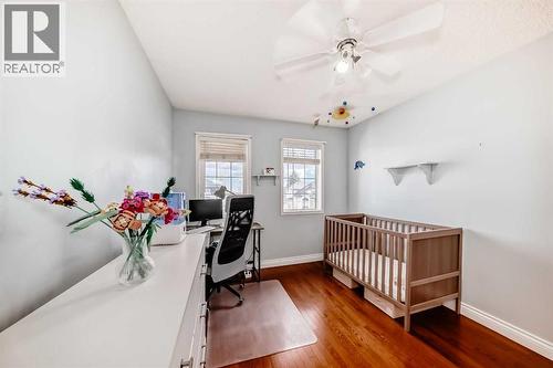 Bedroom 2 - 188 Hidden Ranch Crescent Nw, Calgary, AB - Indoor