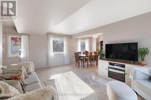 89 1/2 Albert Street, St. Catharines (Downtown), ON - Indoor Photo Showing Living Room