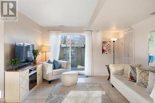 89 1/2 Albert Street, St. Catharines (Downtown), ON - Indoor Photo Showing Living Room