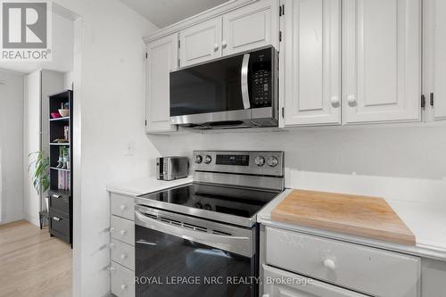 89 1/2 Albert Street, St. Catharines (Downtown), ON - Indoor Photo Showing Kitchen