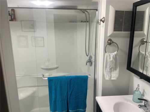 247 Huson Rd, Qualicum Beach, BC 