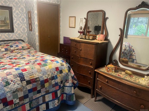 247 Huson Rd, Qualicum Beach, BC 