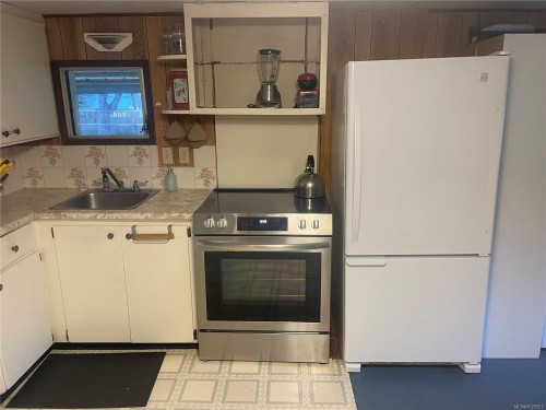 247 Huson Rd, Qualicum Beach, BC 