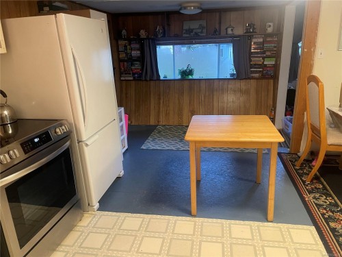 247 Huson Rd, Qualicum Beach, BC 