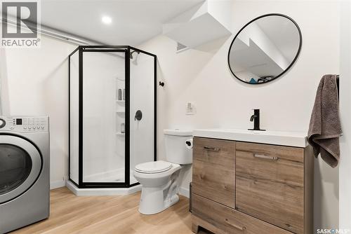 73 Coldwell Road, Regina, SK - Indoor Photo Showing Laundry Room