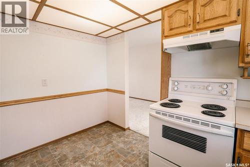 1229 Elevator Road, Saskatoon, SK - Indoor Photo Showing Kitchen