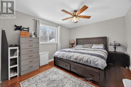 50 Laurier Boulevard, Tiny, ON - Indoor Photo Showing Bedroom