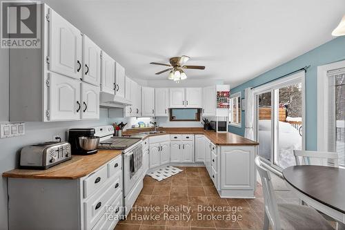 50 Laurier Boulevard, Tiny, ON - Indoor Photo Showing Kitchen