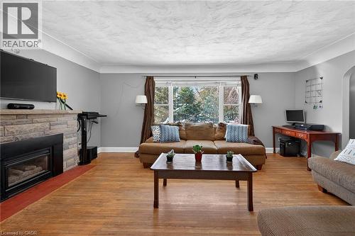 983 Parkhill Avenue, Burlington, ON - Indoor Photo Showing Living Room With Fireplace