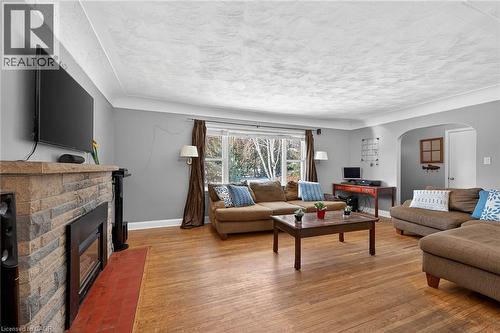 983 Parkhill Avenue, Burlington, ON - Indoor Photo Showing Living Room With Fireplace