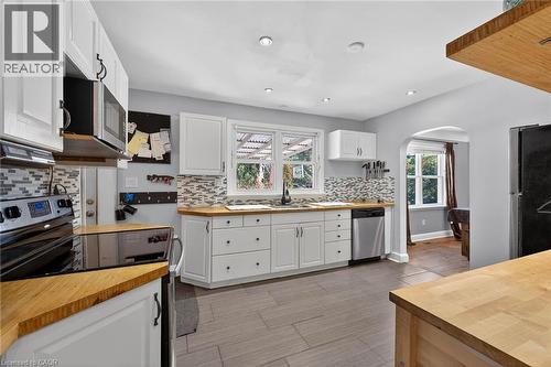 983 Parkhill Avenue, Burlington, ON - Indoor Photo Showing Kitchen
