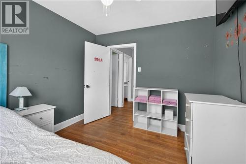 983 Parkhill Avenue, Burlington, ON - Indoor Photo Showing Bedroom
