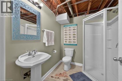 983 Parkhill Avenue, Burlington, ON - Indoor Photo Showing Bathroom