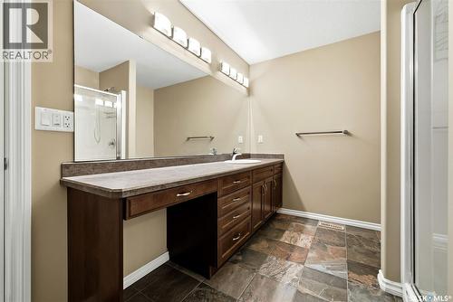 6925 Maple Ridge Drive, Regina, SK - Indoor Photo Showing Bathroom