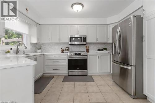 275 Granite Hill Road, Cambridge, ON - Indoor Photo Showing Kitchen With Upgraded Kitchen