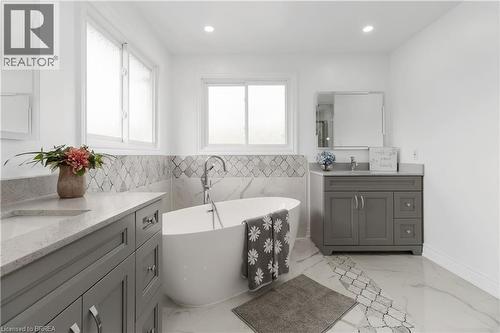275 Granite Hill Road, Cambridge, ON - Indoor Photo Showing Bathroom