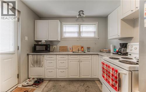 218 Margaret Avenue, Kitchener, ON - Indoor Photo Showing Kitchen