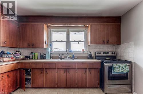 218 Margaret Avenue, Kitchener, ON - Indoor Photo Showing Kitchen