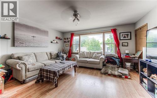 218 Margaret Avenue, Kitchener, ON - Indoor Photo Showing Living Room