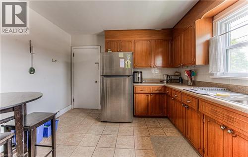 218 Margaret Avenue, Kitchener, ON - Indoor Photo Showing Kitchen