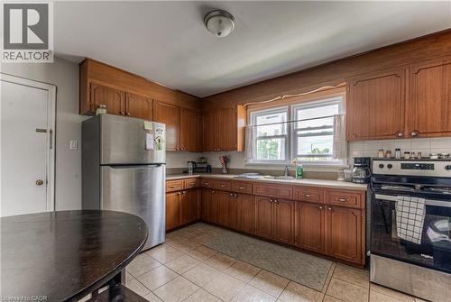 218 Margaret Avenue, Kitchener, ON - Indoor Photo Showing Kitchen