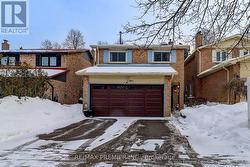 765 HAMPTON COURT  Pickering, ON L1W 3M3