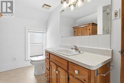 upstairs bathroom 4pc - 