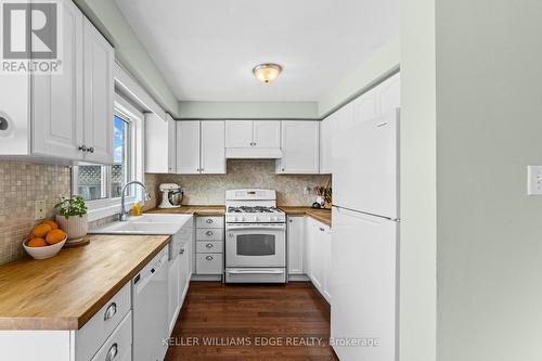 4401 Vallence Drive, Burlington, ON - Indoor Photo Showing Kitchen