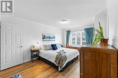4401 Vallence Drive, Burlington, ON - Indoor Photo Showing Bedroom
