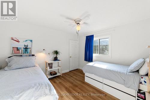 4401 Vallence Drive, Burlington, ON - Indoor Photo Showing Bedroom