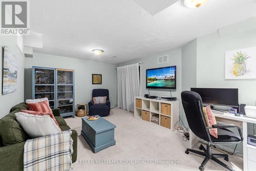 4401 Vallence Drive, Burlington, ON - Indoor Photo Showing Office